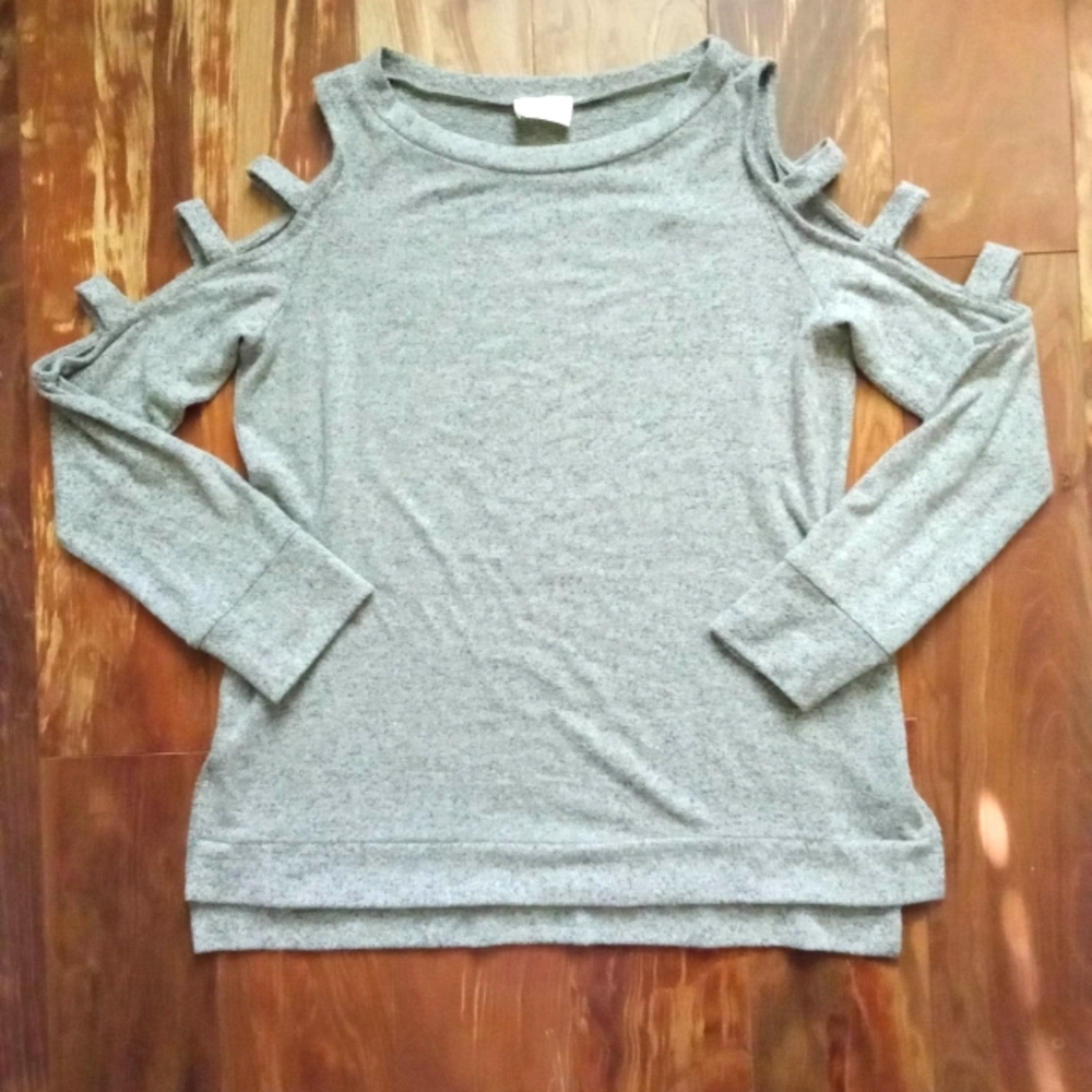1.4.3. Story by Line Up Ladder Sleeve Sweater